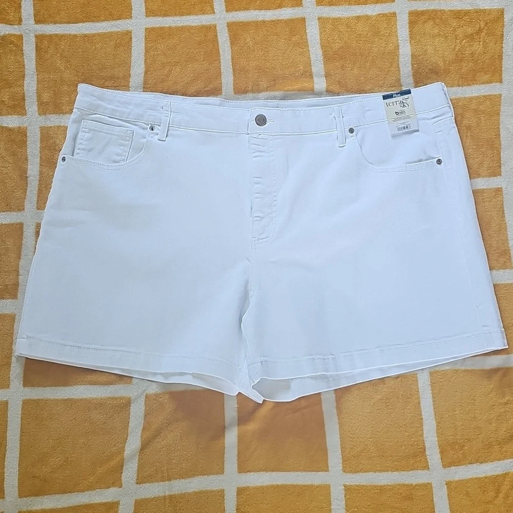 Terra & Sky Women's Plus Size 26W High Rise A-Line Denim Shorts, White New